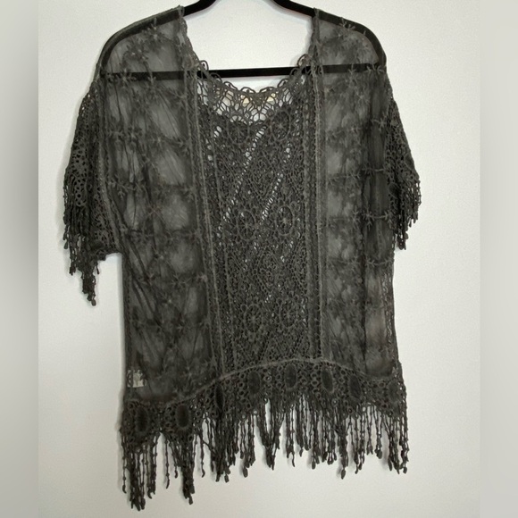 Simply Couture Sheer Embroidered Short Sleeve Fringe Top Grey Lace look NWOT - Picture 4 of 12